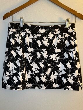 Tranquility by Colorado Clothing Black and White Floral Mini Skort
